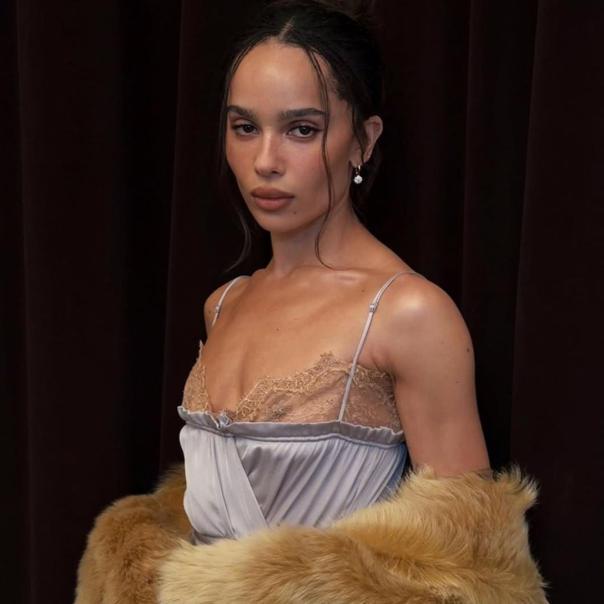 @ninapark styles face-framing waves on Zoe Kravitz